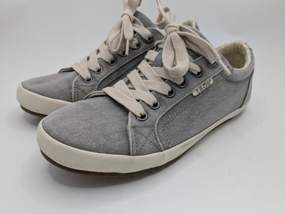 Taos Star Gray Canvas Comfort Sneakers Size 7 Wide